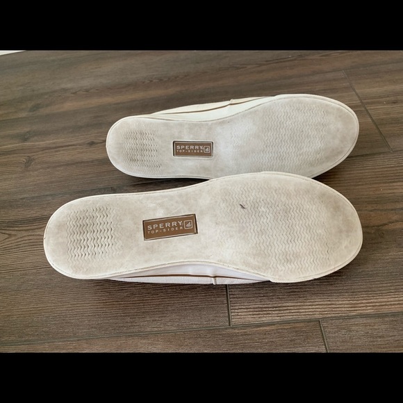 Shoes - Picture 7 of 9